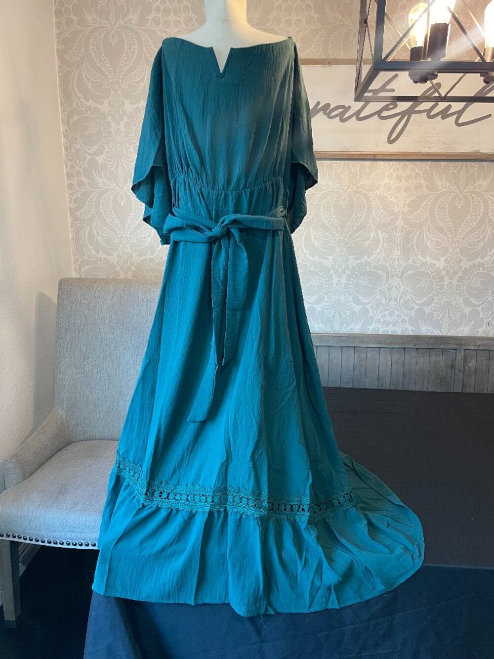 Gorgeous Green Flowing Dress – Size XL – Never Worn 💚